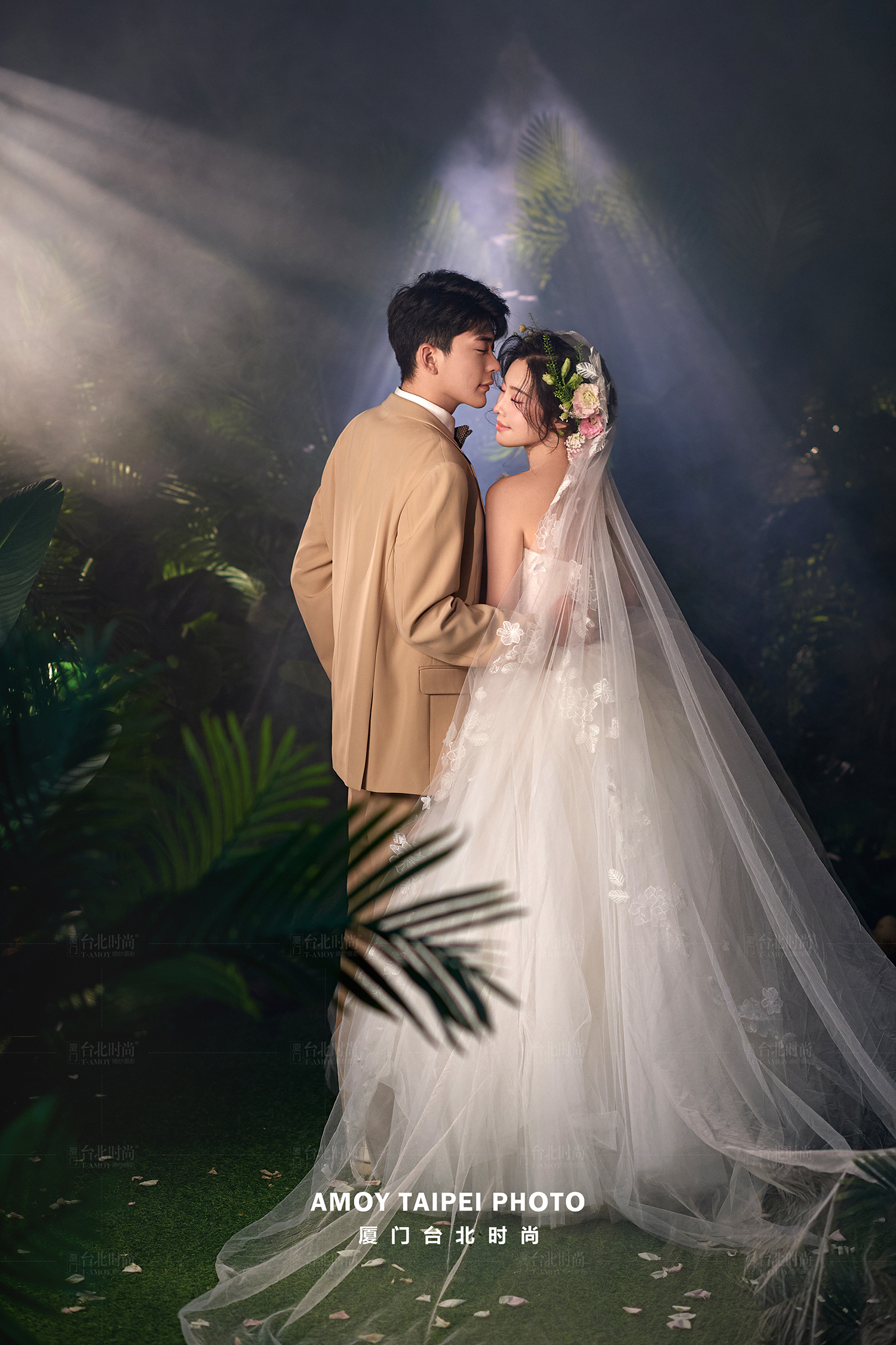 解开爱丽丝仙境的故事，森系内景浪漫！