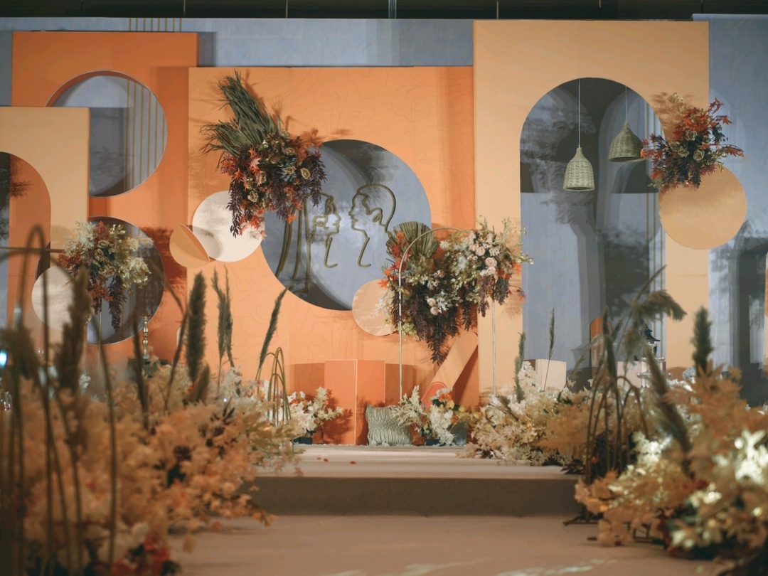 【夏季特惠】婚礼策划+四大金刚+婚纱礼服