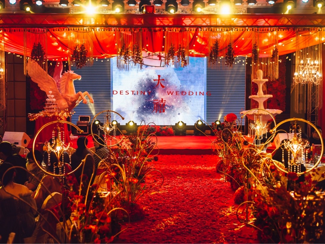 柳河北方酒店欧式高贵红金套系