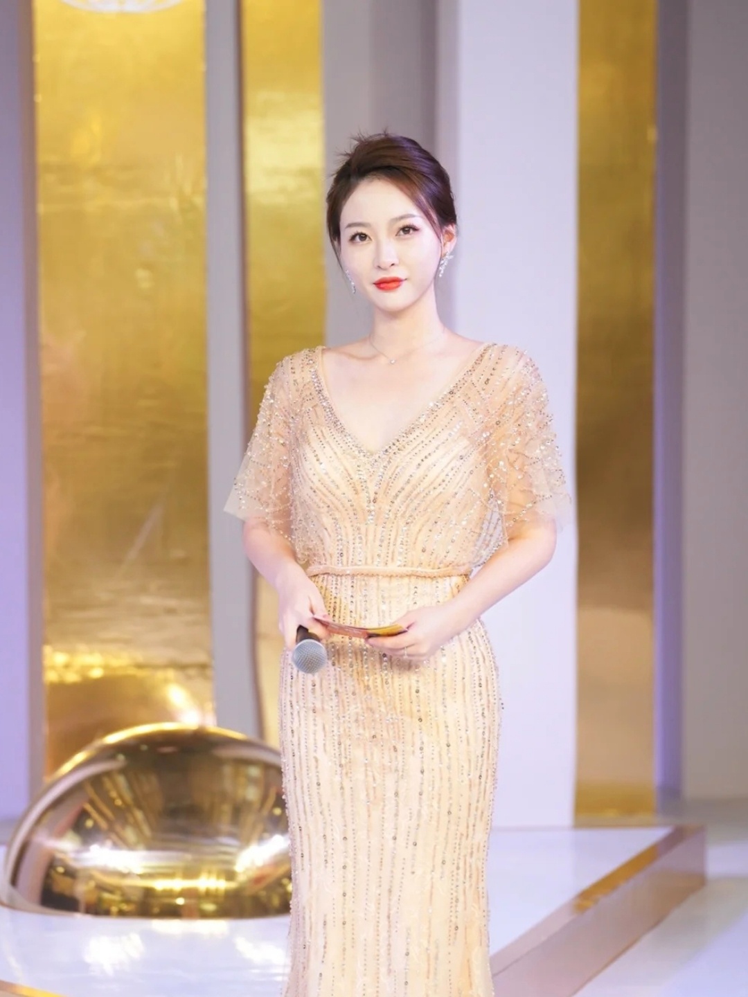 订婚妆 晚宴妆  约会妆等等 仪式感的地方都需要