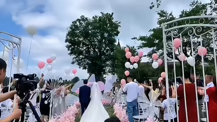 天津户外草坪婚礼
