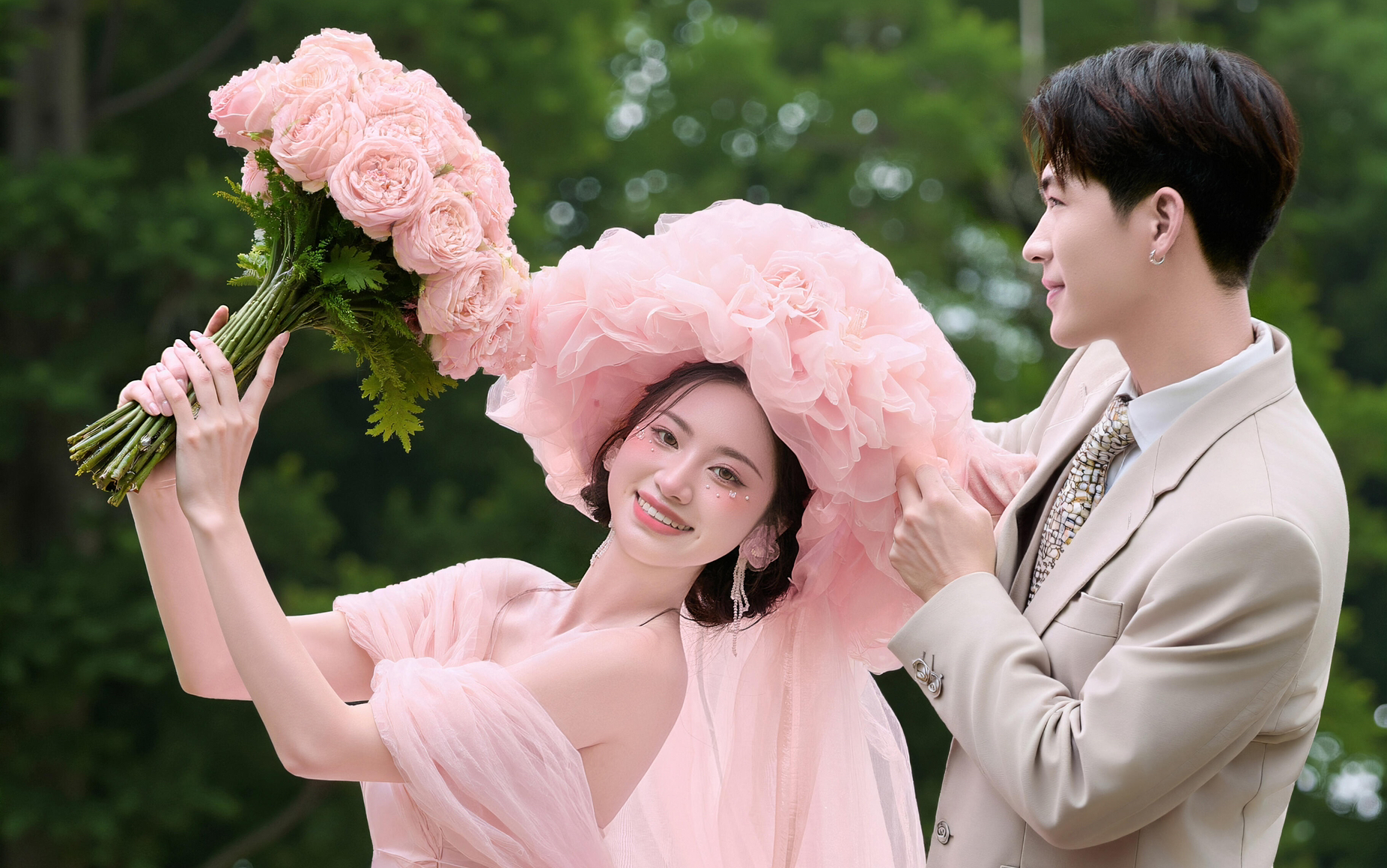 千萬別錯過｜鮮活又明媚的法式草坪婚照