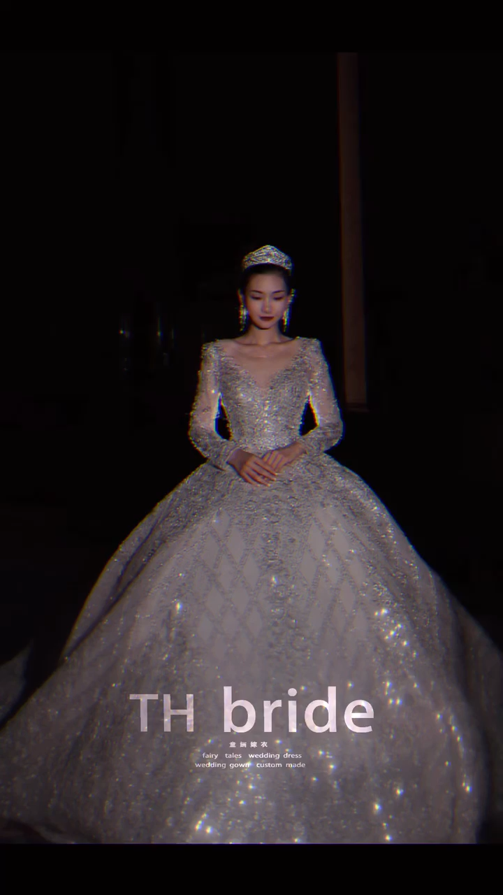 春夏專場(chǎng)秒殺 拖尾婚紗+禮服+中式出門(mén)服+跟妝