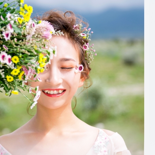 虎牙突出的小姐姐婚纱照，美美哒