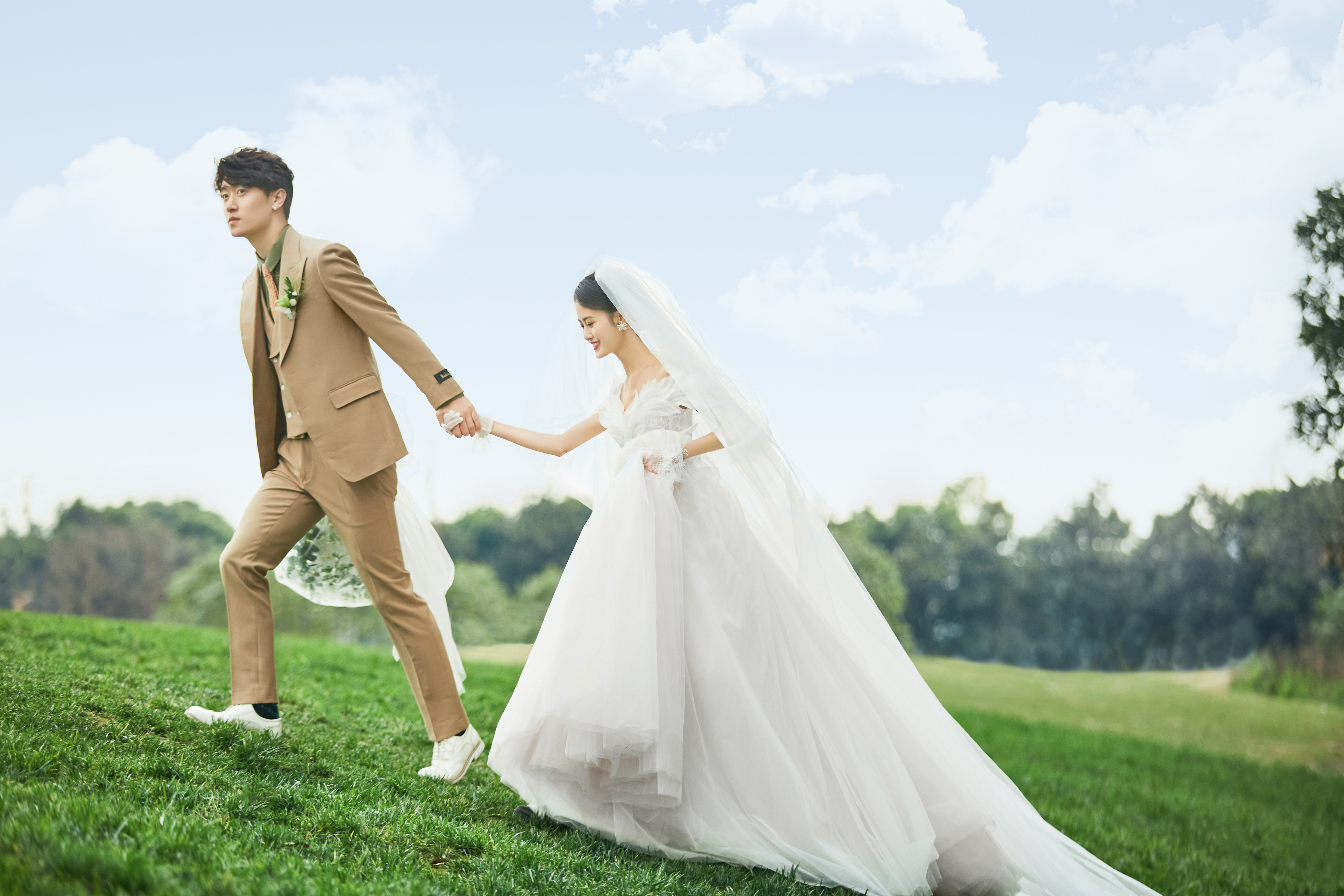 【人氣款】3套婚紗拍攝室內(nèi)室外都可以選
