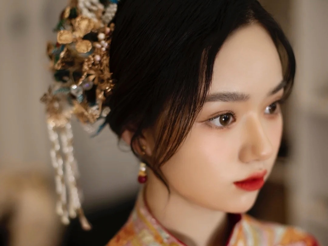 通辽新娘跟妆新娘早妆通辽婚纱