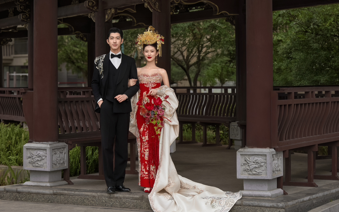 审美觉醒！新中式庭院风婚纱照简直是yyds❤️ 