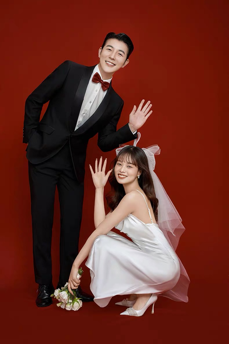 特价婚纱套餐【6服6造】韩式/光影/森+底片全送
