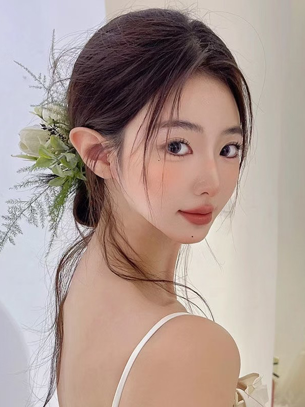 专业做新娘跟妆，服务上千个顾客