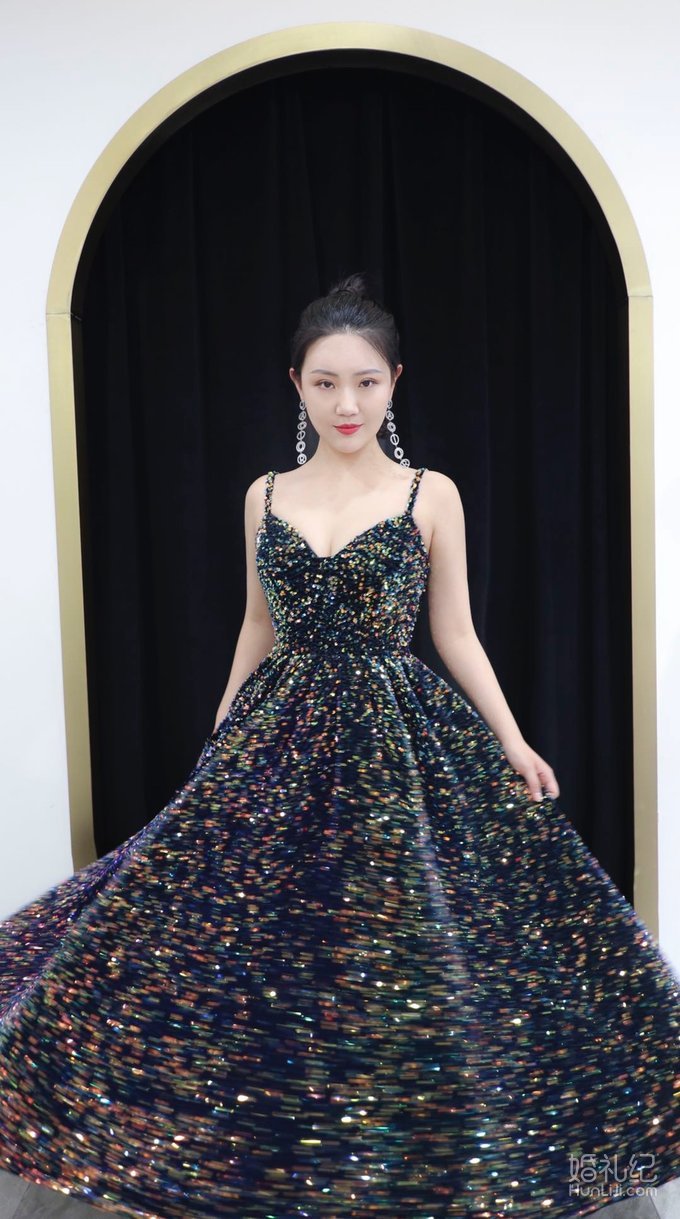 给各位小仙女推荐一家超级棒的婚纱店~