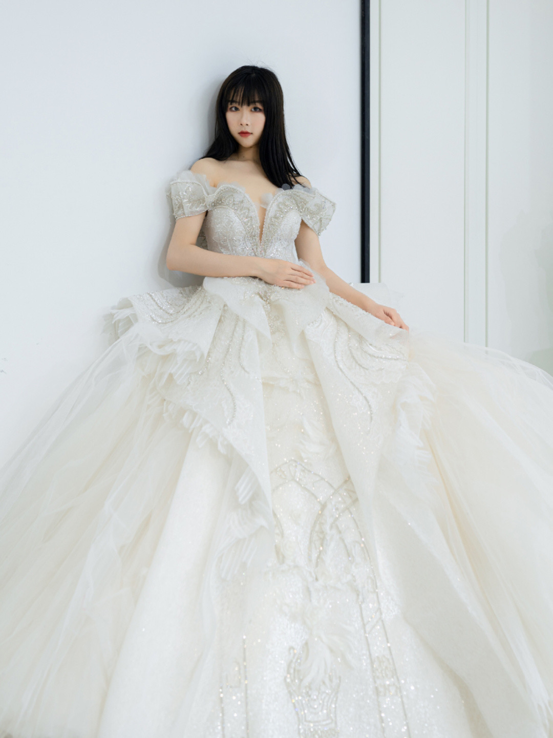 【闪慕婚纱】完美婚礼形象设计套餐（礼服+跟妆）