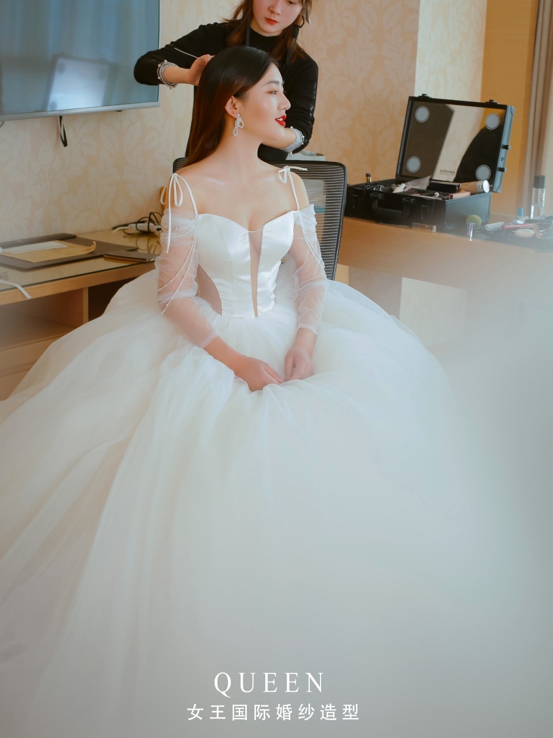 女王家礼服+女王家齐地婚纱