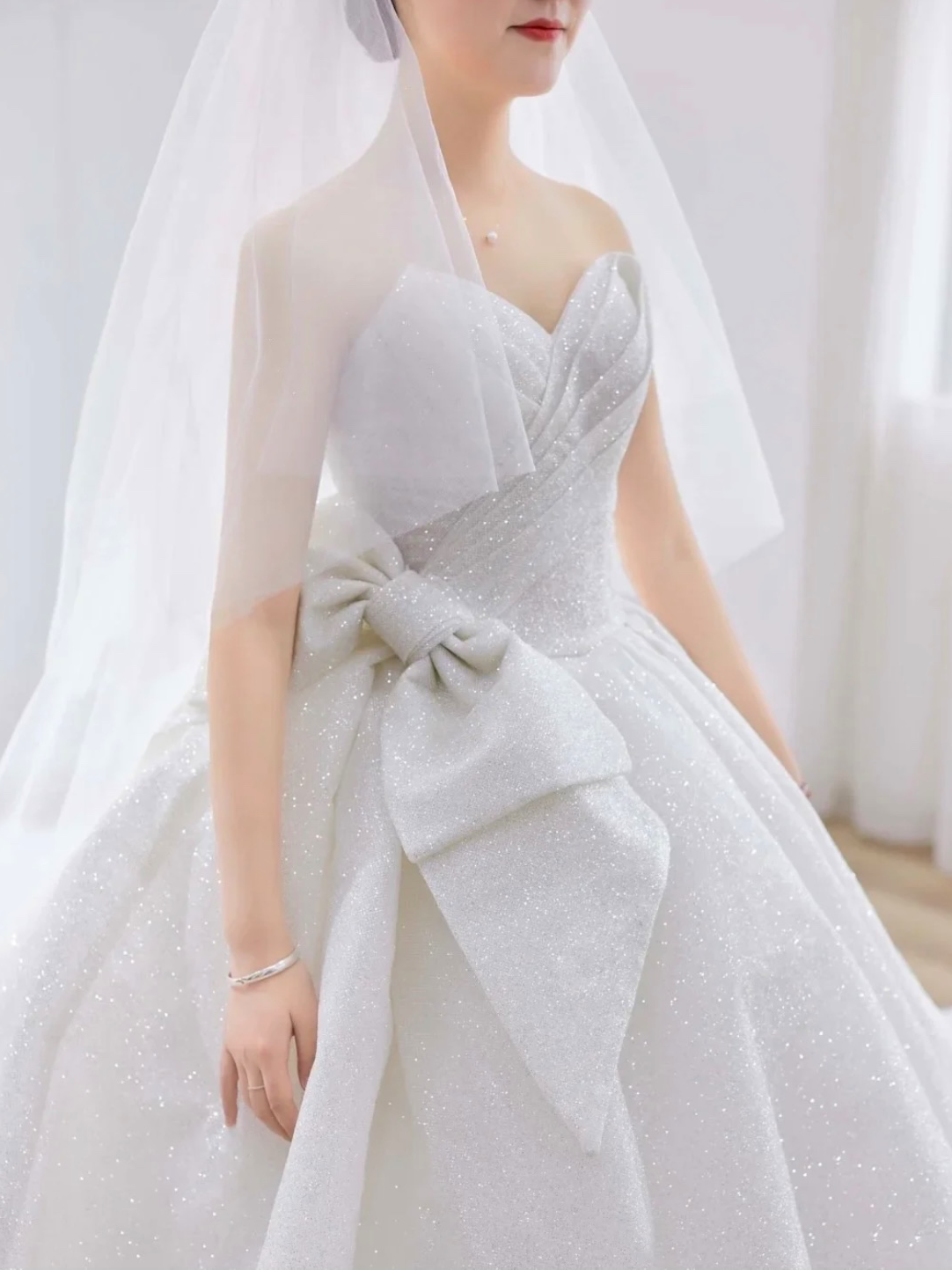 【初心】温婉尔雅年度气质秀禾服+大气主纱套餐