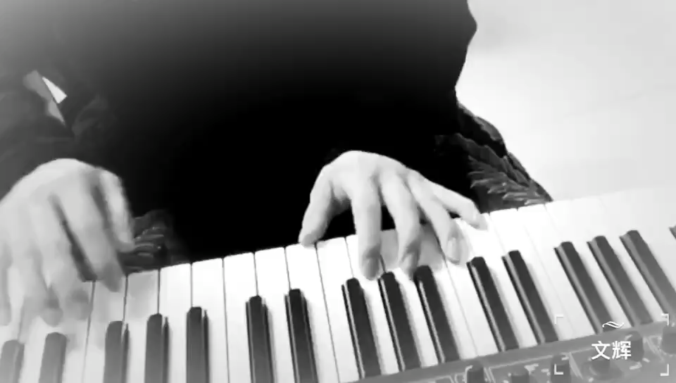 自己演奏自己的原创钢琴曲