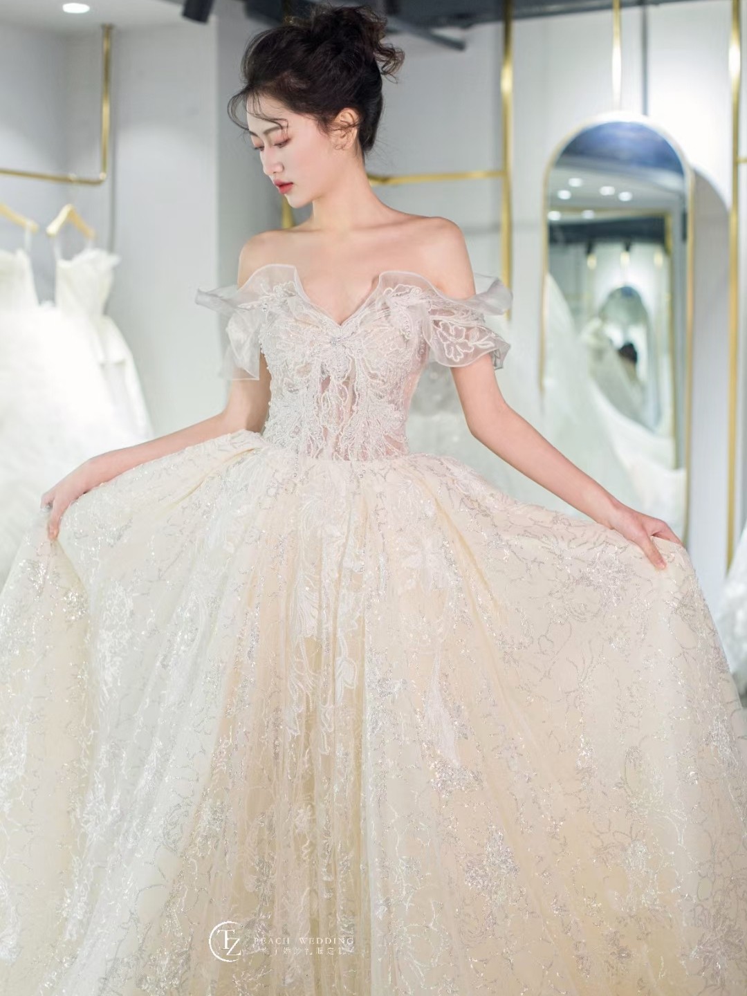 【本店爆款】品牌婚紗禮服三件套加首席檔跟妝