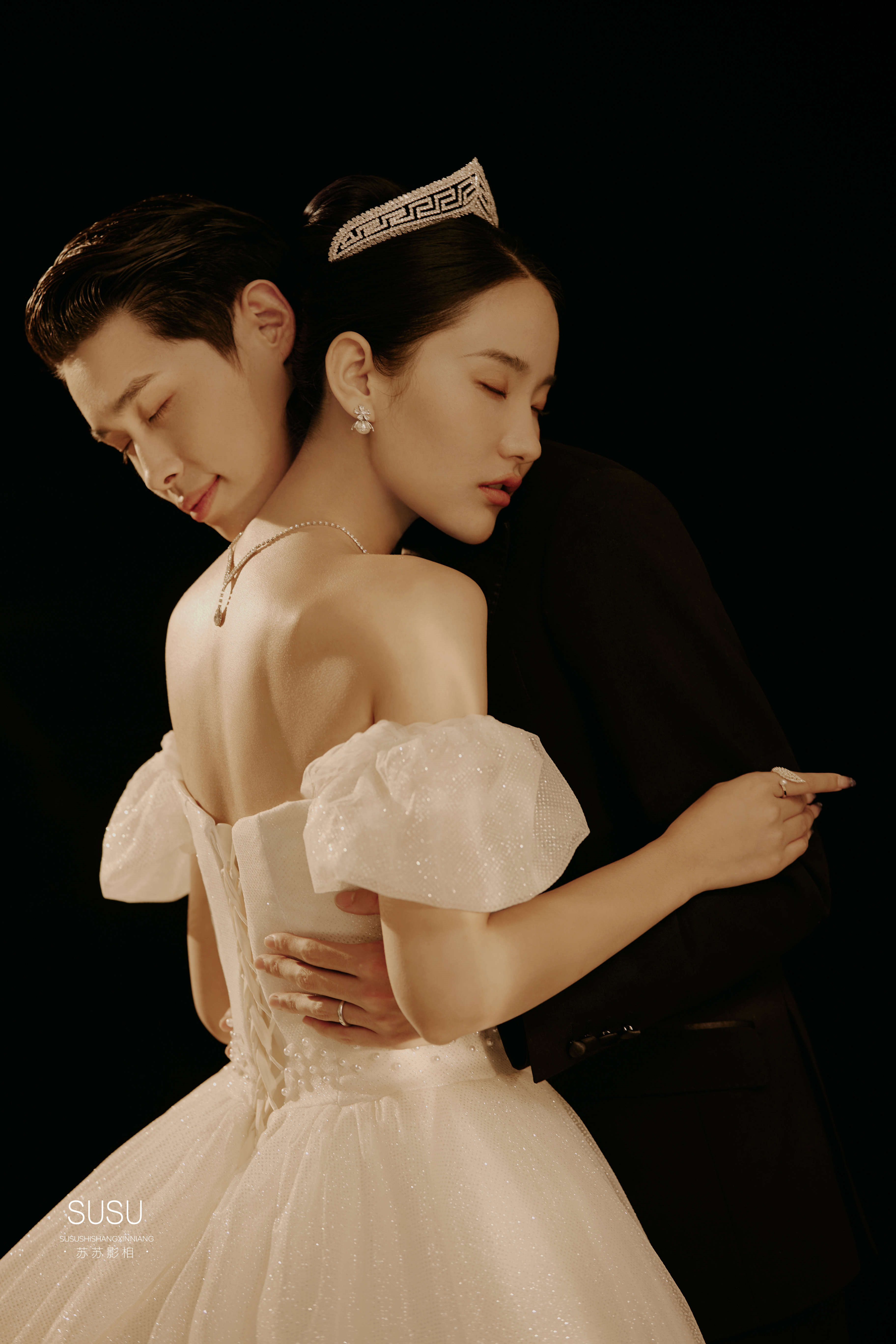 拍一组很哇塞的光影婚纱照，挖到宝啦！！