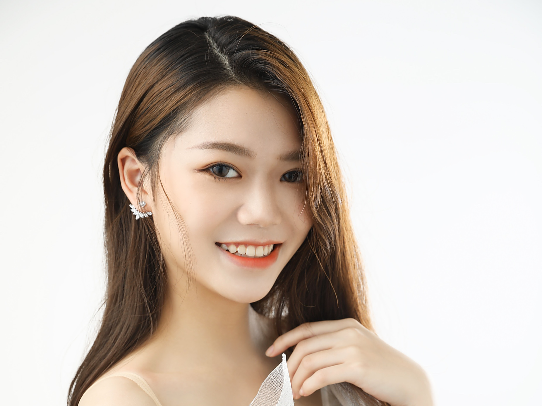 【五一特卖】资深化妆师全天跟妆＋姐妹专属化妆师