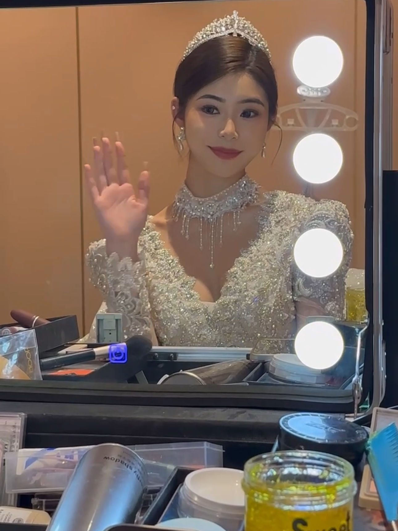 【人气套餐】高级化妆师全程跟妆送妈妈妆