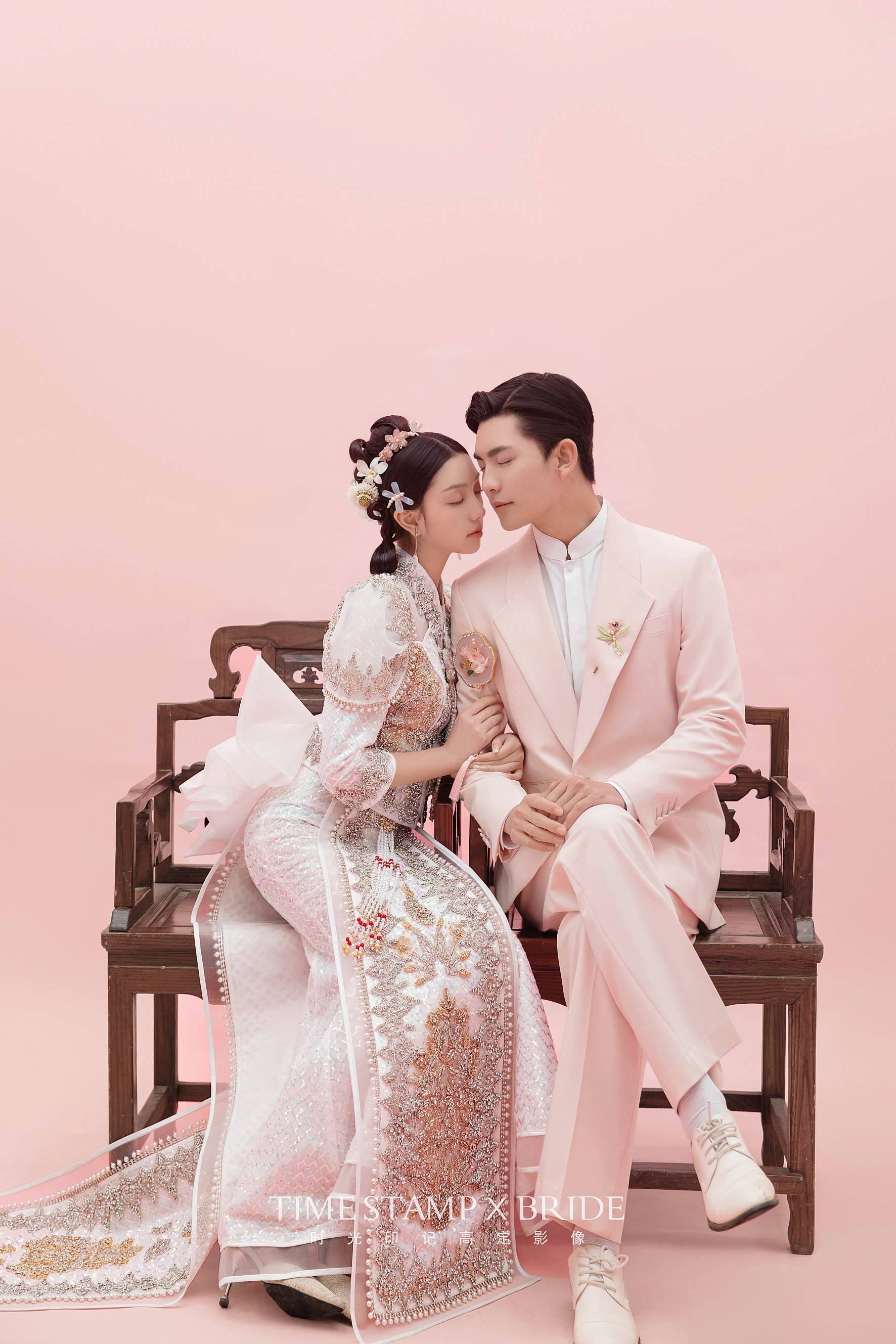 这套新中式秀禾婚纱照，太粉太嫩了吧！