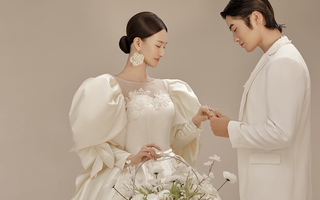 總監(jiān)級典藏作品|明星定制款婚紗照|一對一服務
