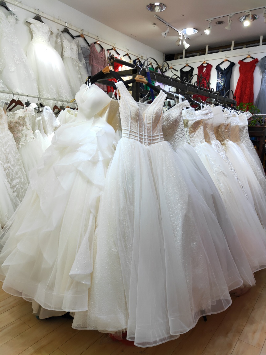 唐韵坊婚纱礼服专卖店