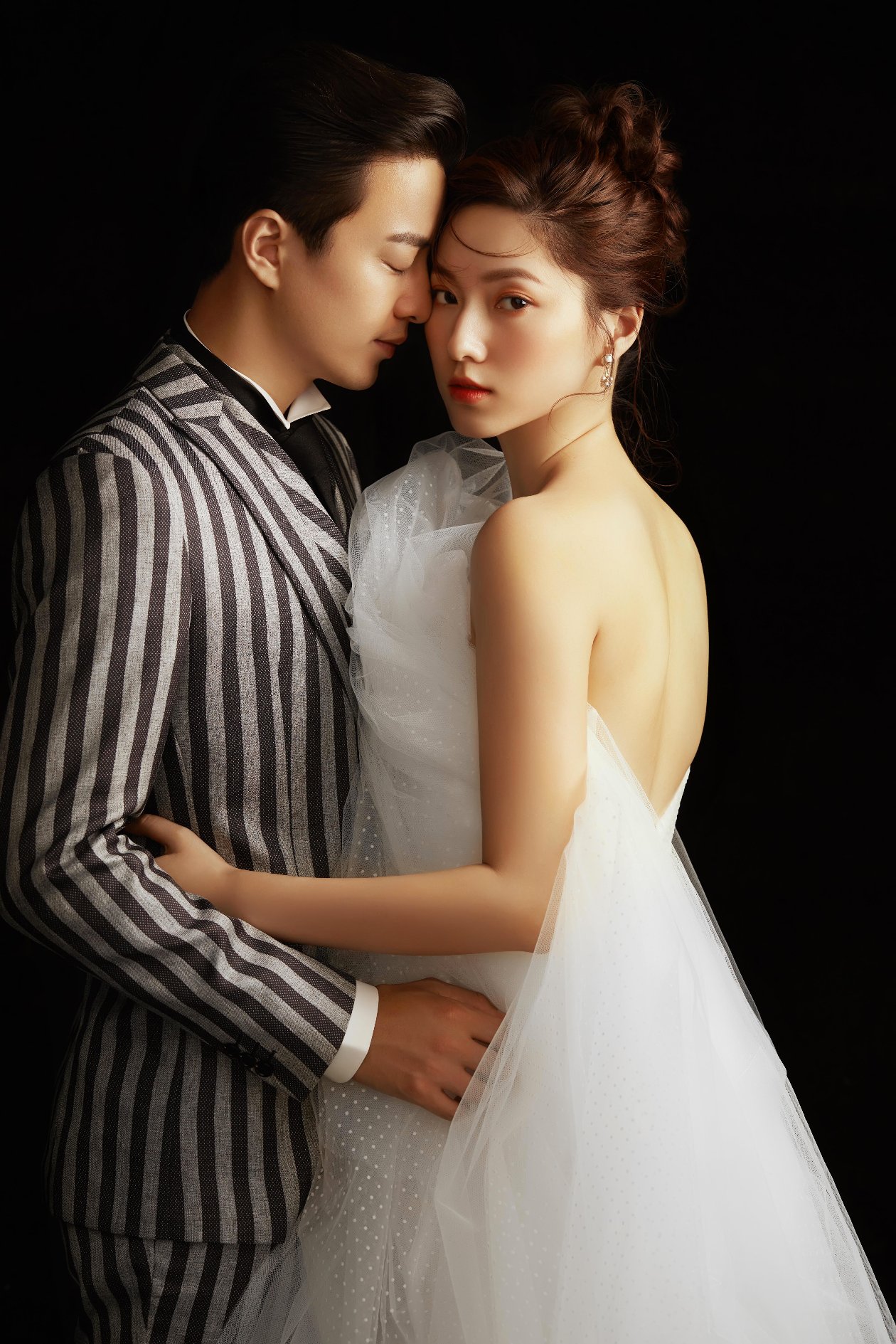 创作全新拍摄理念，高定婚纱西装拍摄