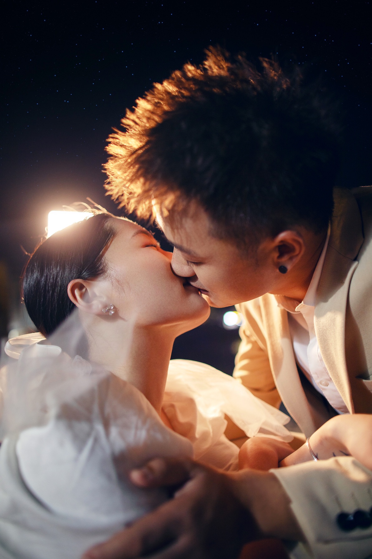 夜景婚纱照原来也很浪漫
