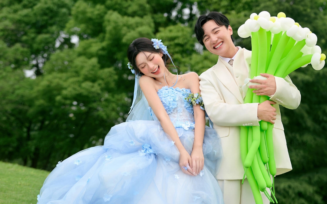 春夏來(lái)襲?Piu亮的草坪婚紗照??美到犯規(guī)