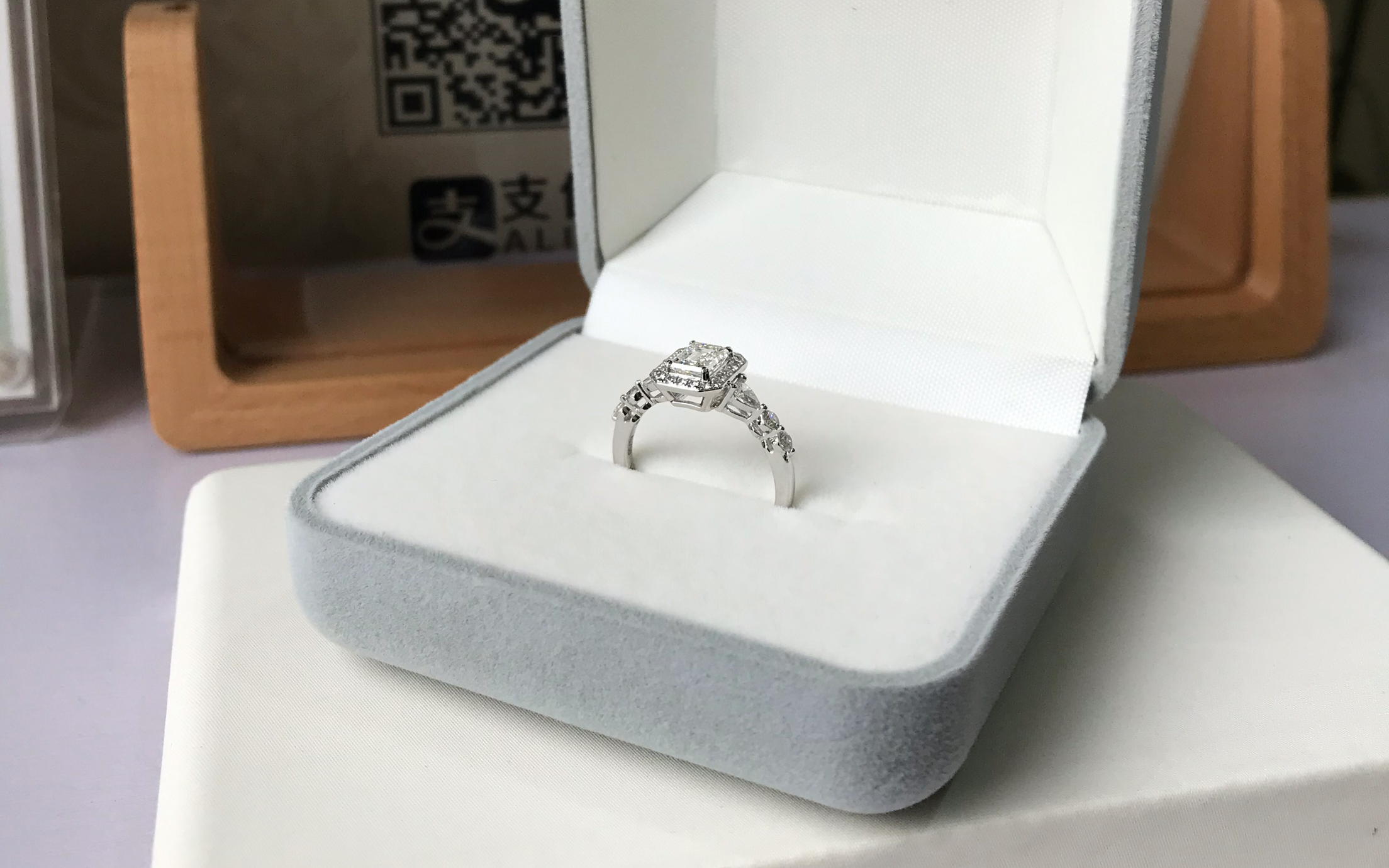 祖母绿型GIA钻石戒指求婚戒【恒鑫珠宝】