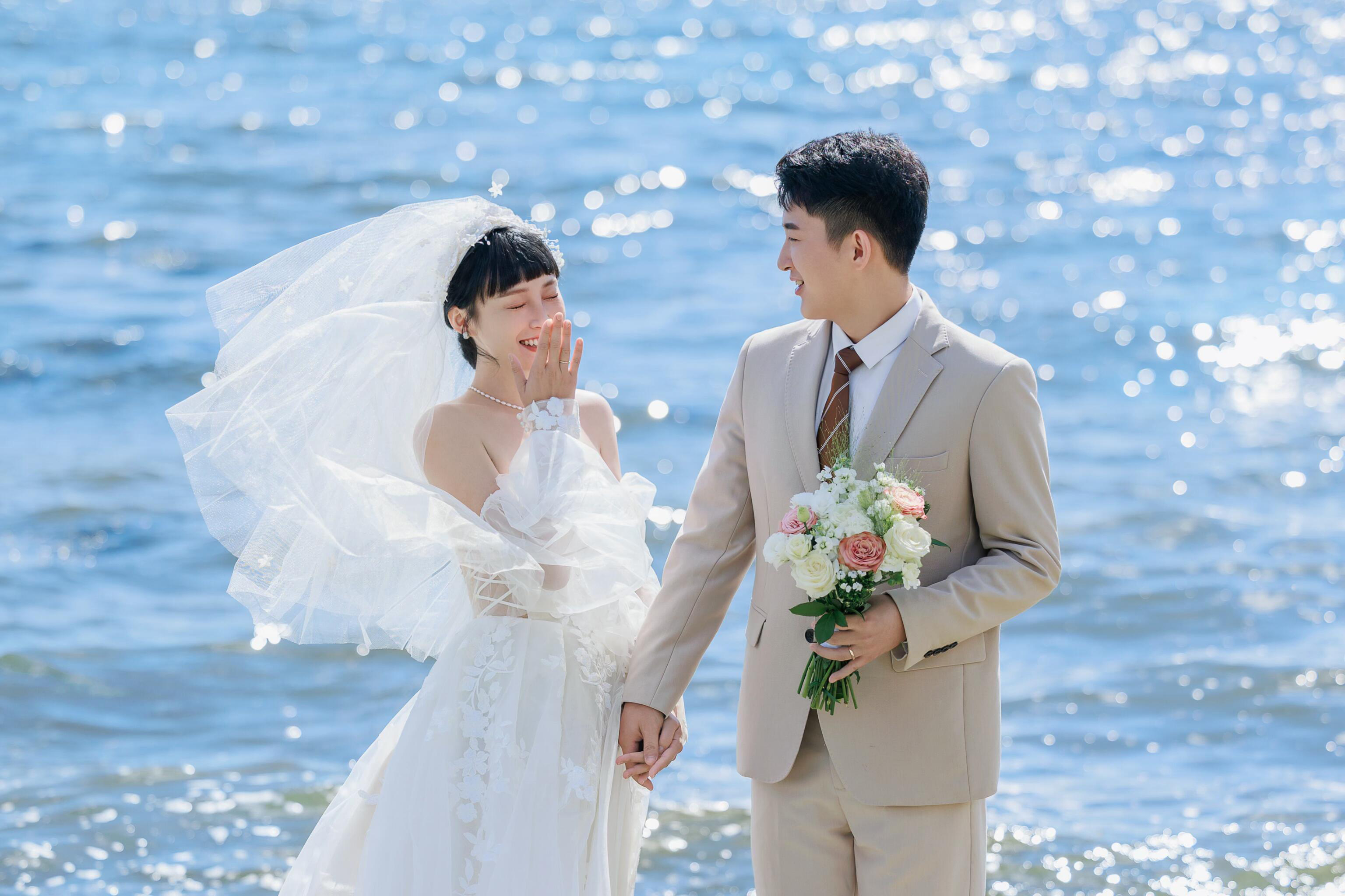 【外滩婚纱摄影】包往返机票，2天2晚三亚旅拍