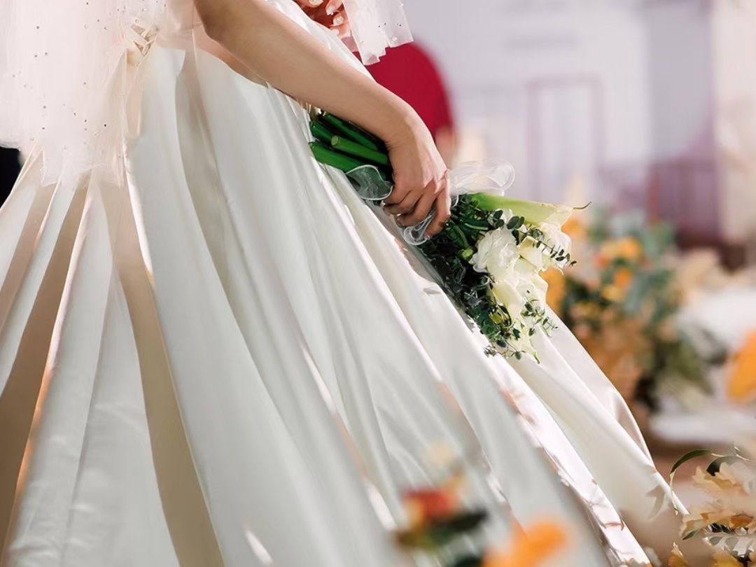 【幸福推荐】主持人春震用心用爱策划主持每场婚礼
