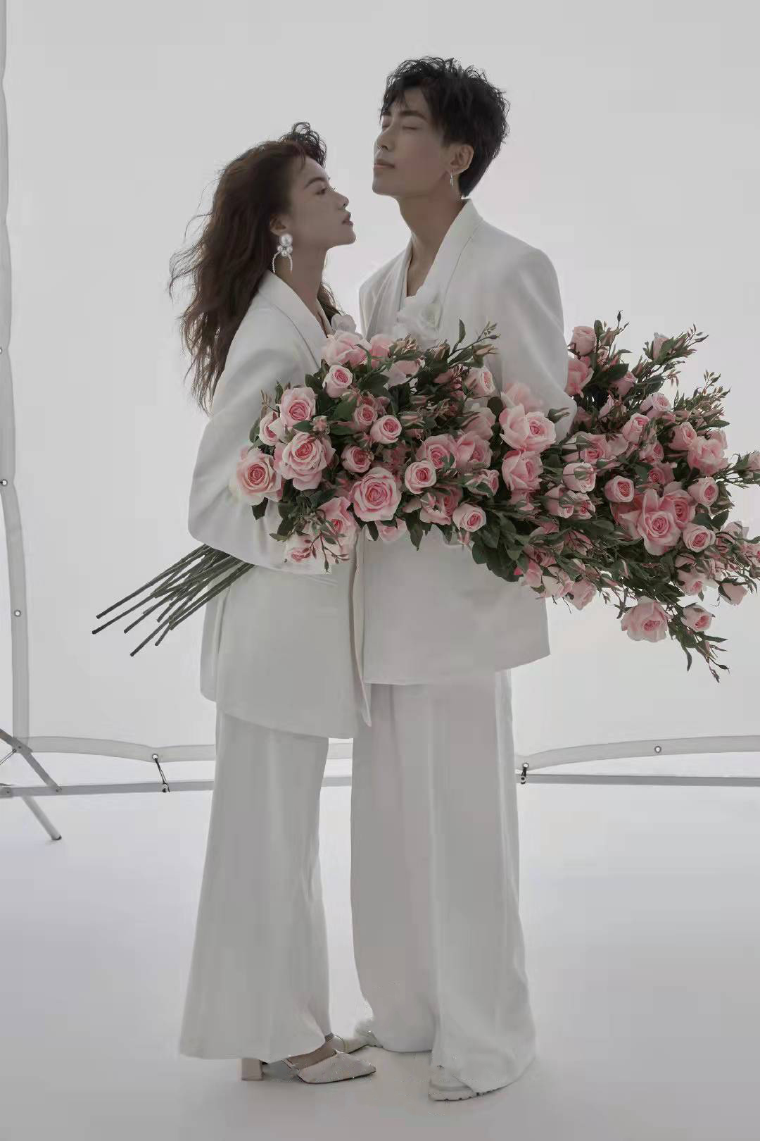 【韩式◎情侣】2022年婚纱照必拍风格-丽致龙