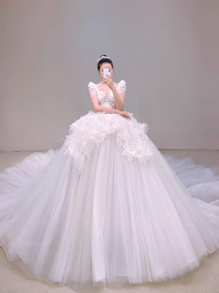 『梓椿婚纱』气质新款套餐主纱+秀禾+敬酒服+跟妆