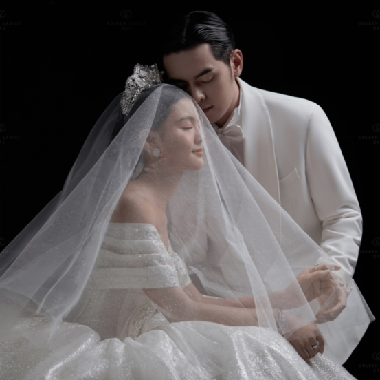 【婚禮儀式系列】極簡(jiǎn)婚紗照 | 輕婚紗照
