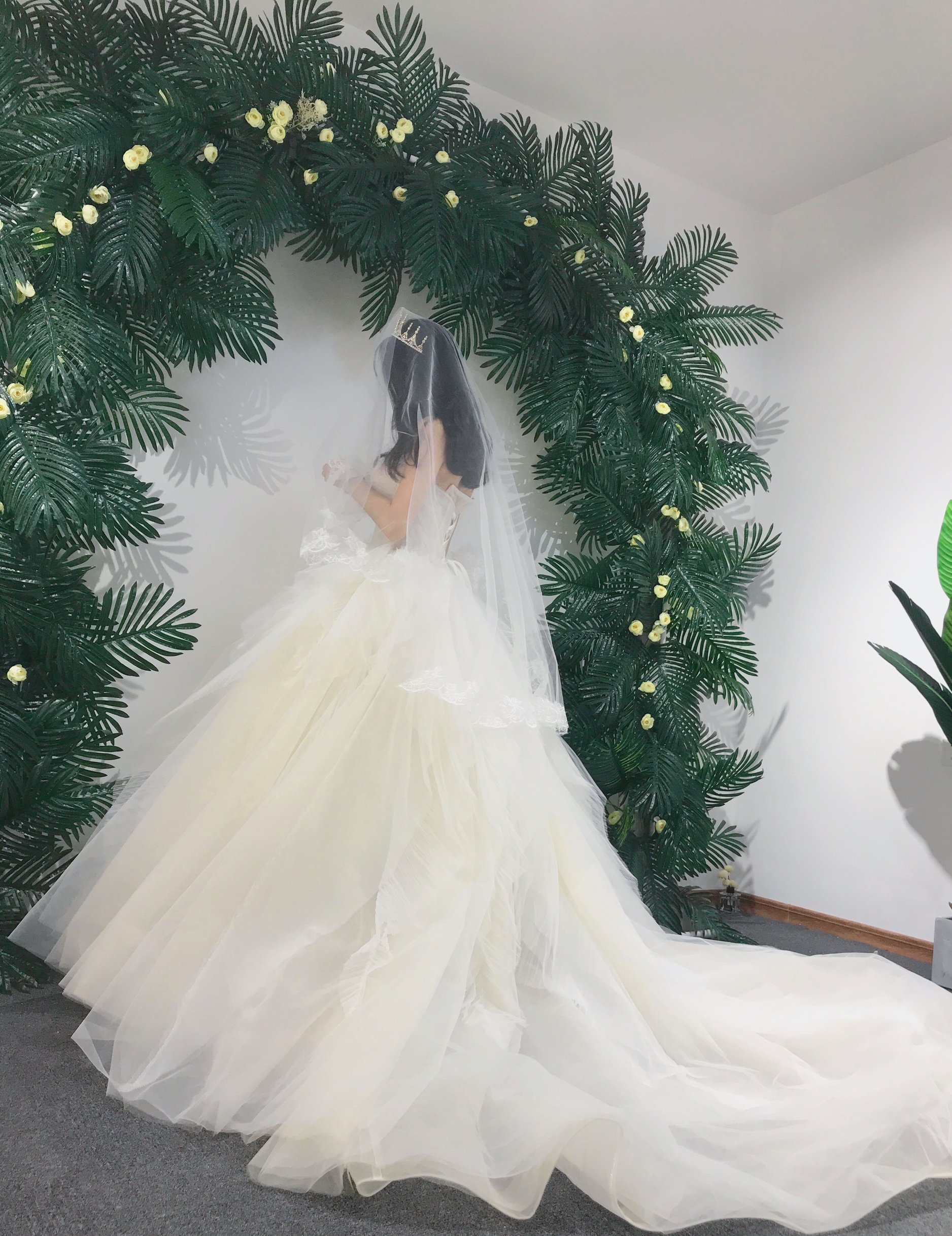 今原素婚纱礼服馆
