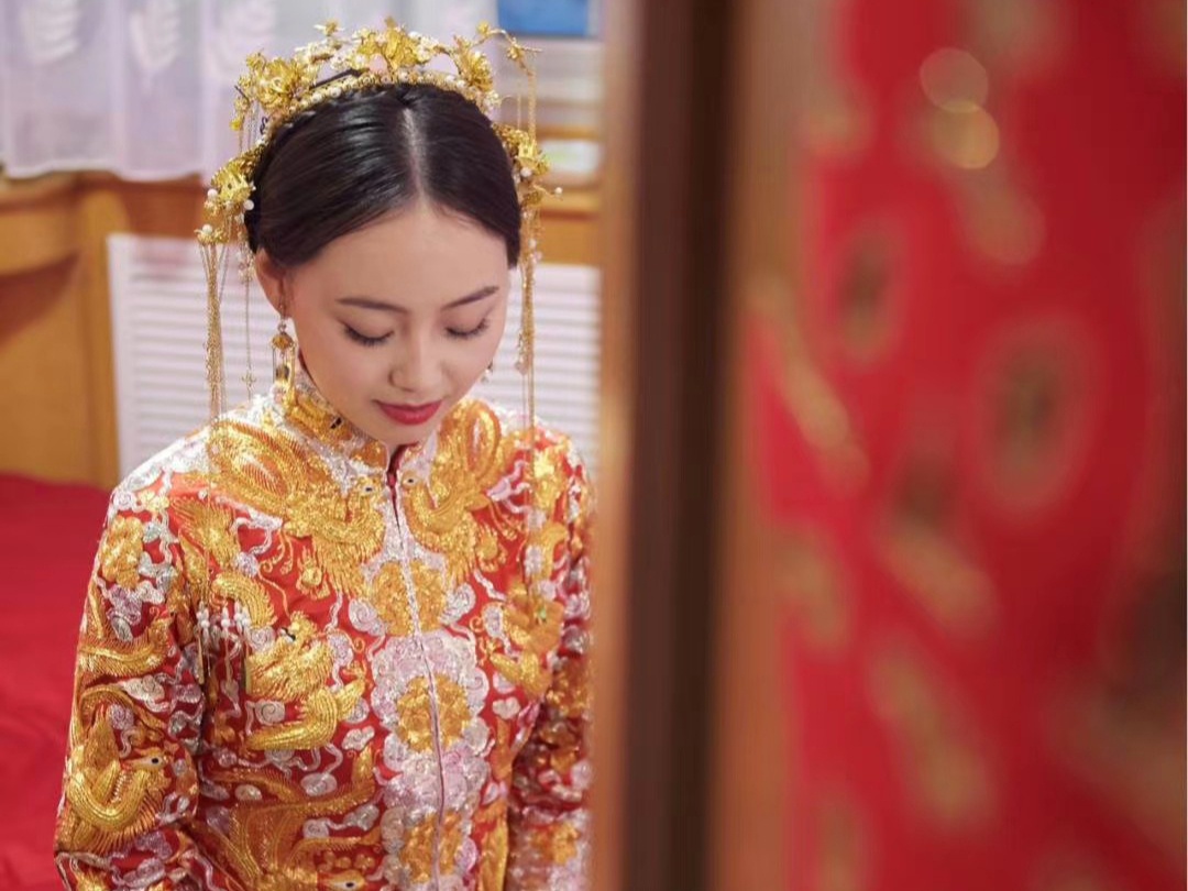 新资深化妆师中式龙凤褂婚礼早妆