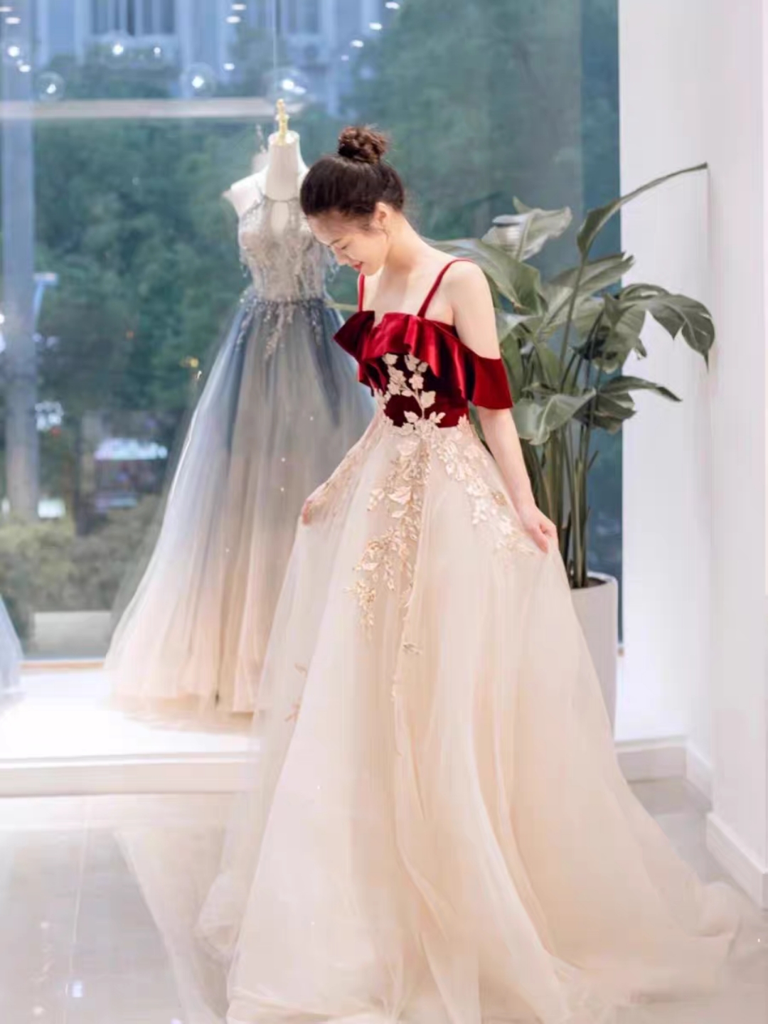 （店长推荐）龙凤褂小褂皇中式婚服+主婚纱+敬酒服
