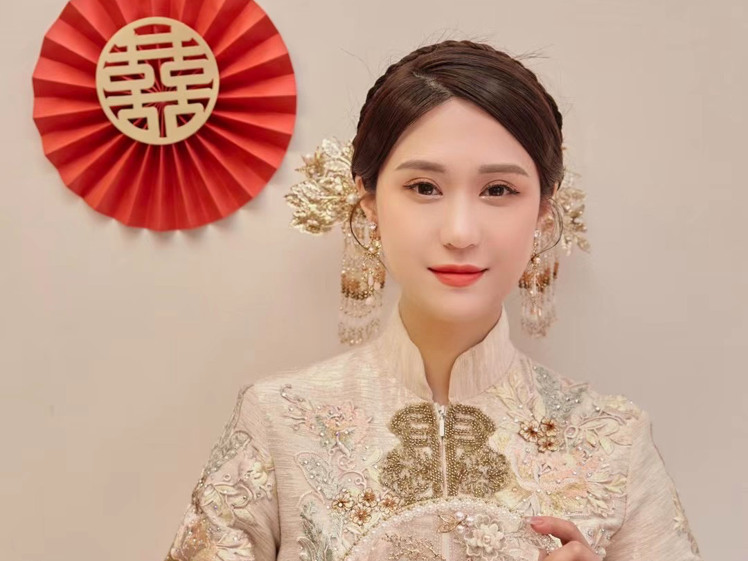 婚礼当天新娘全天跟妆套餐