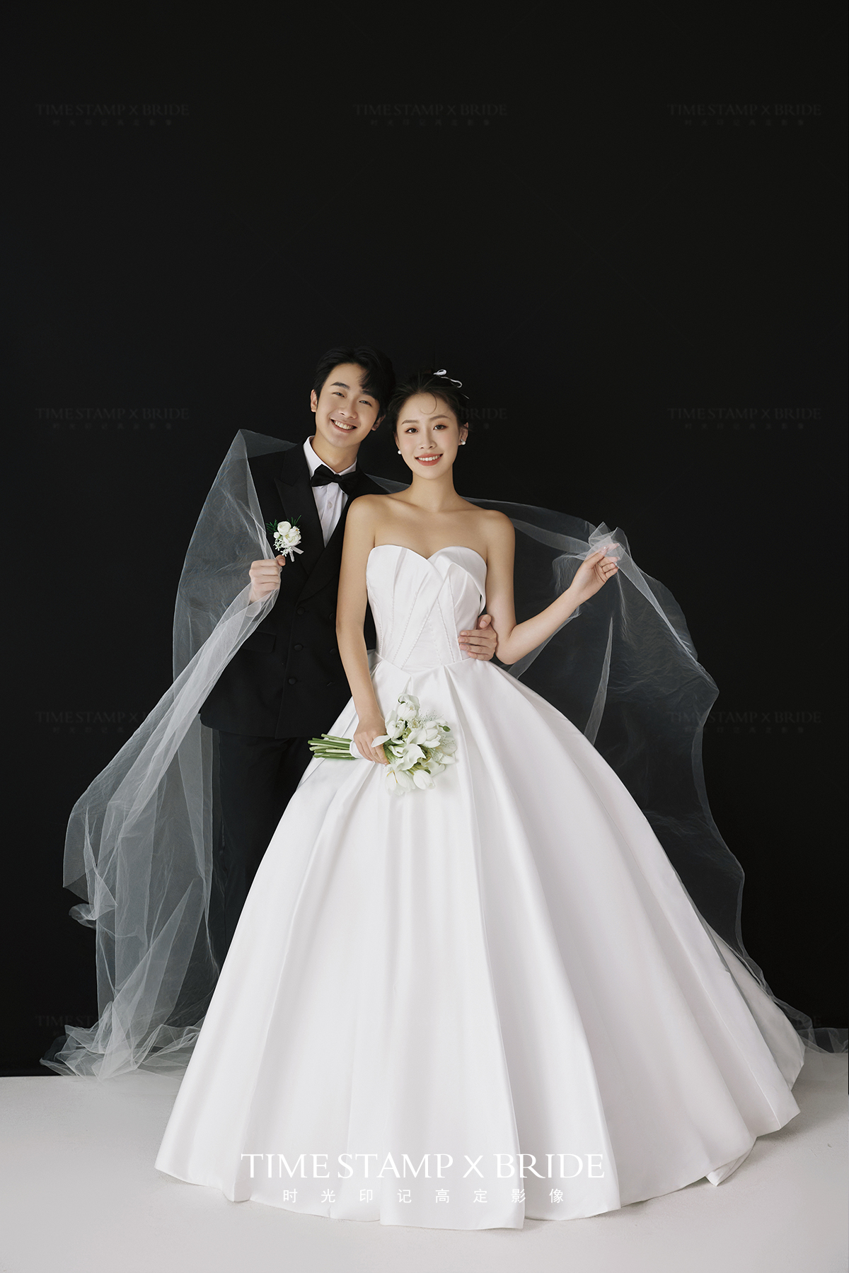 00后超爱的韩系黑色婚纱照，巨甜巨高级！