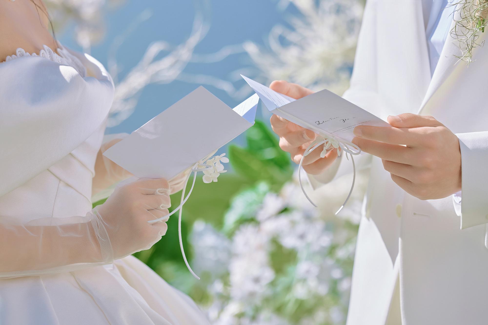 「大理目的地婚礼」半山半岛双机位+微电影+婚纱照