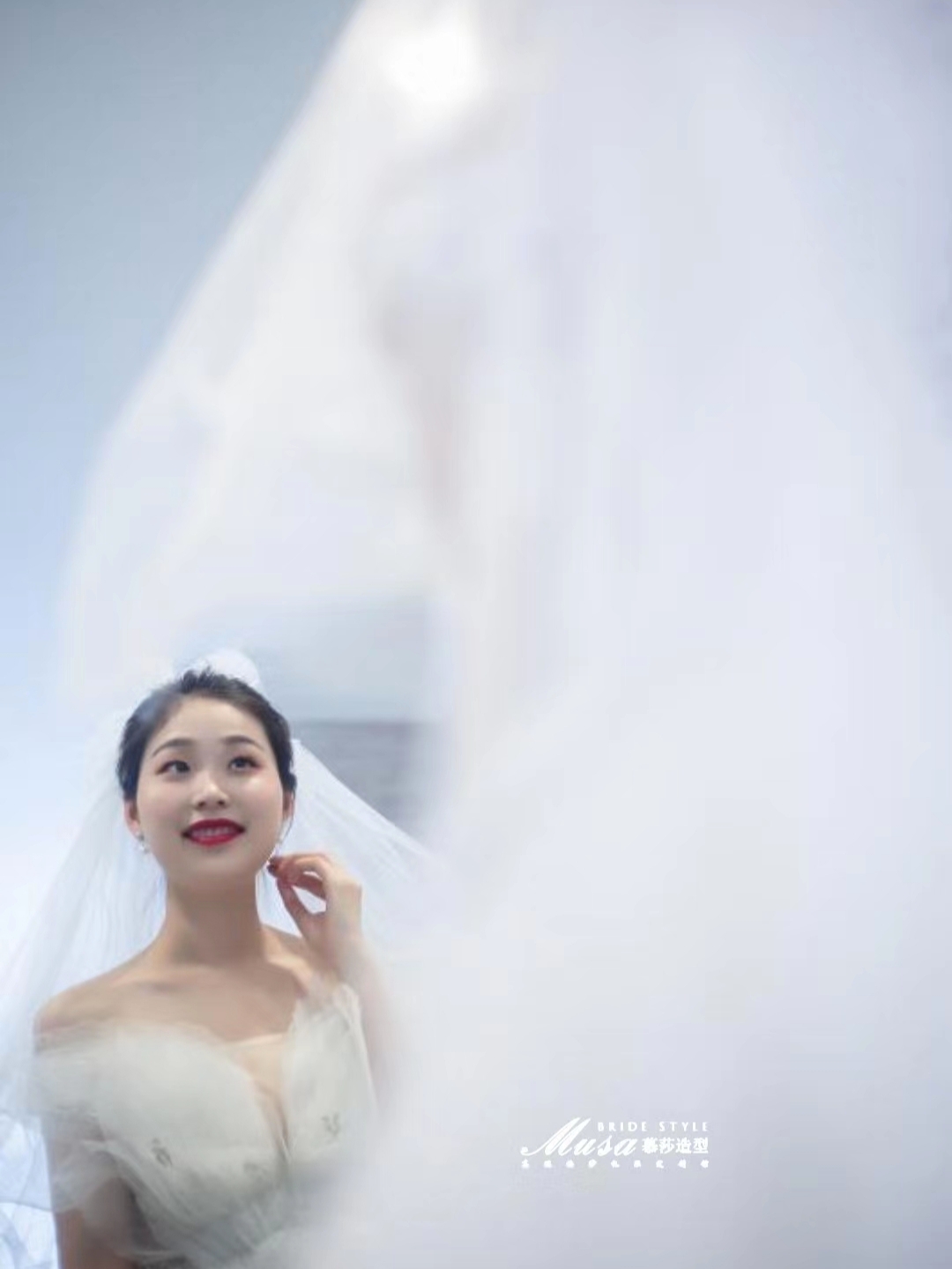 
萬(wàn)千少女的夢(mèng)想款!羽翼天鵝婚紗