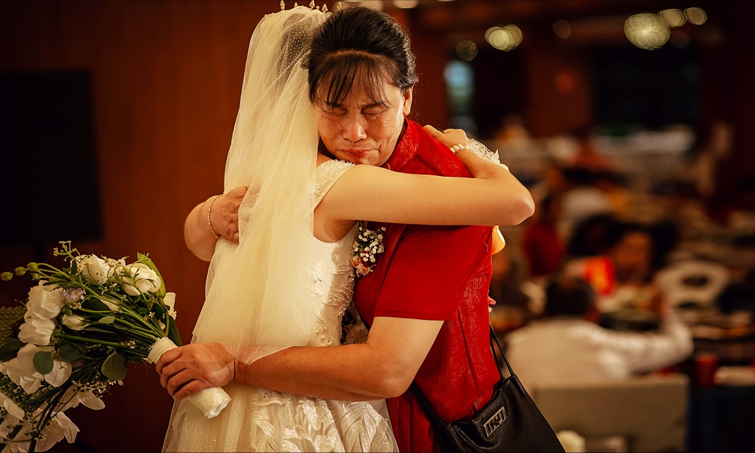 《一束捧花送給最?lèi)?ài)的媽媽》