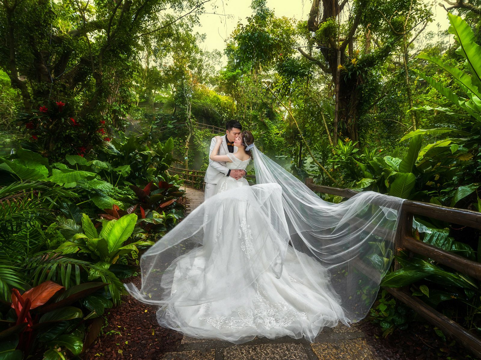 印爱婚纱_喜印王子婚纱礼服
