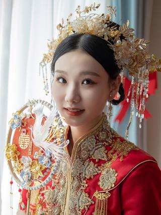 中式秀禾晨袍造型
