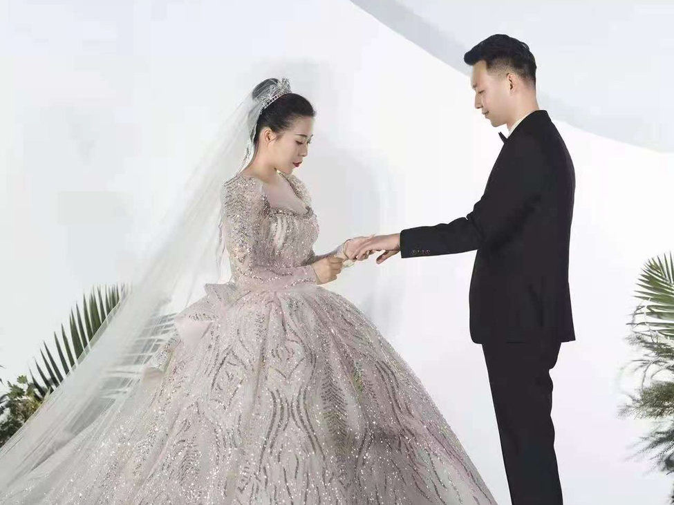 休米 全天化妆师送亲友妆