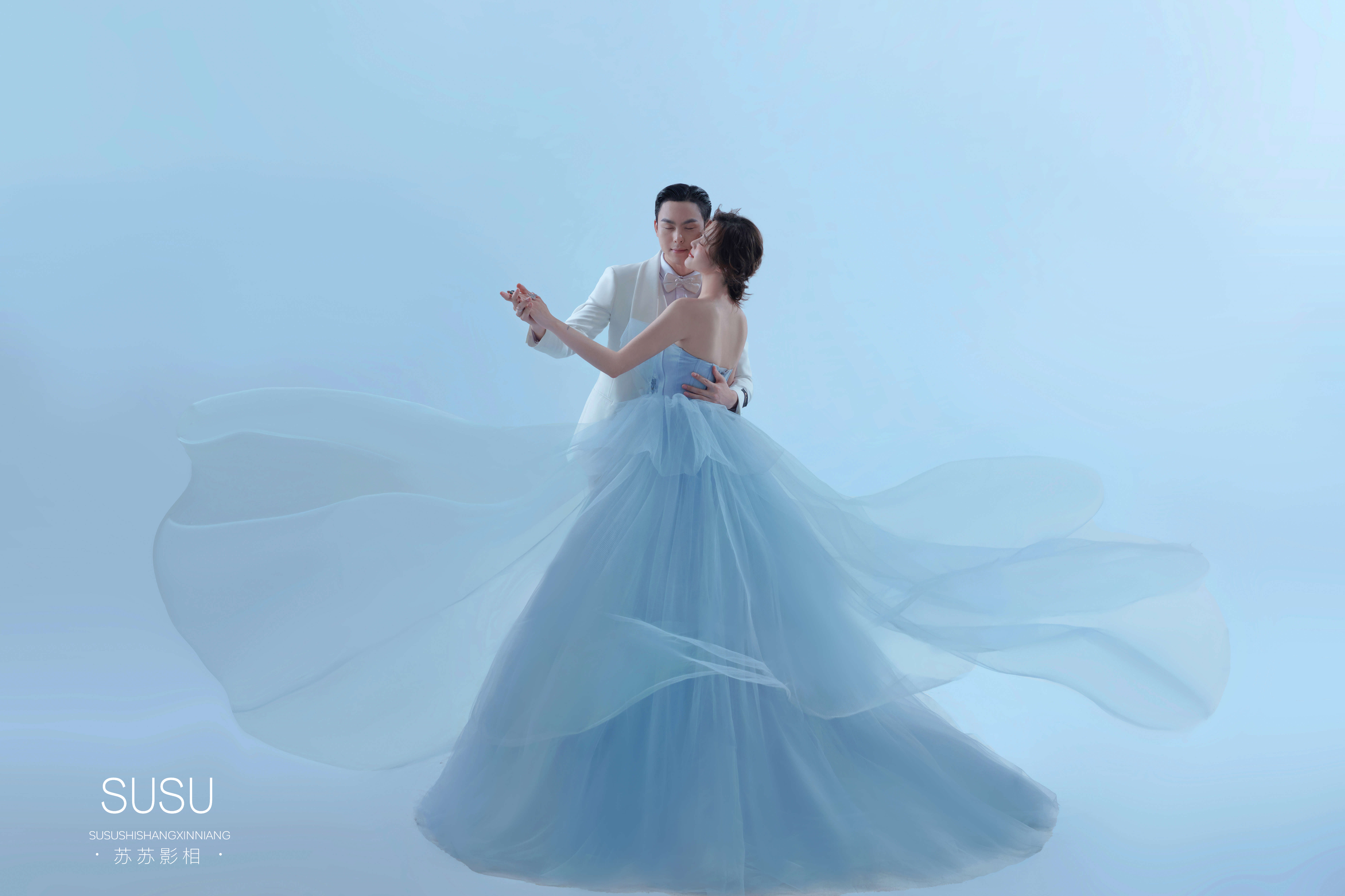 吹爆这组蓝灰色调婚纱照，简直不要太美了