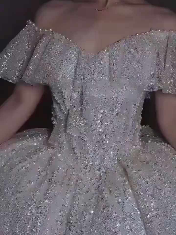 星河璀璨拖尾婚纱
