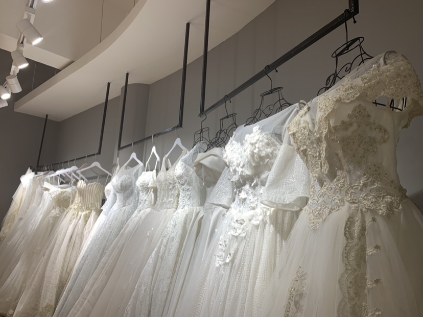 AILA 艾拉奢品婚纱礼服集合店