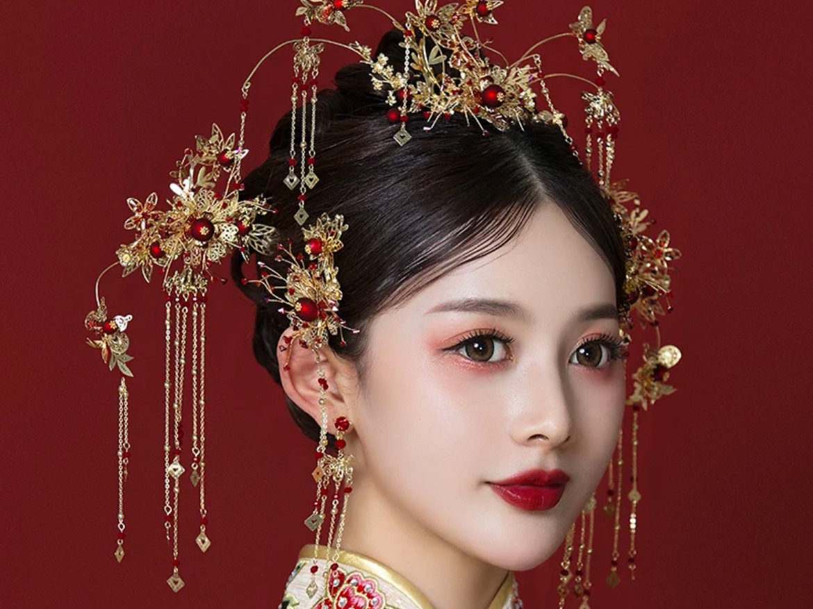 中式秀禾新娘，三套妆发送妈妈妆