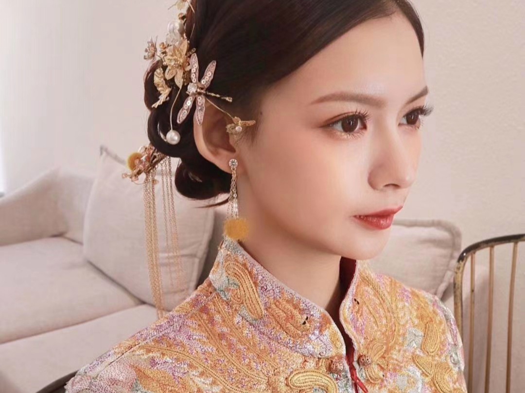 新资深化妆师中式龙凤褂婚礼早妆